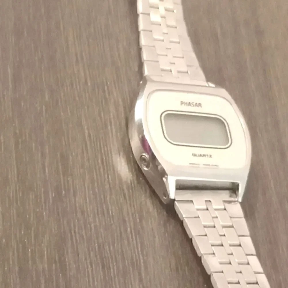 Women's Phasar Quartz Silvertone Watch, From Sears & Roebuck Co. Vintage - Picture 2 of 4